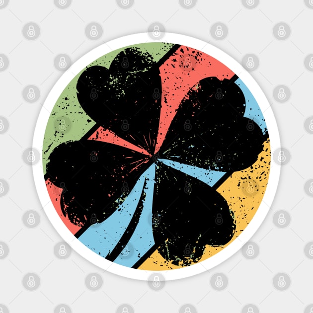 Vintage Distressed Clover Pop Art – Grunge Lucky Shamrock Tee Magnet by TuncGK